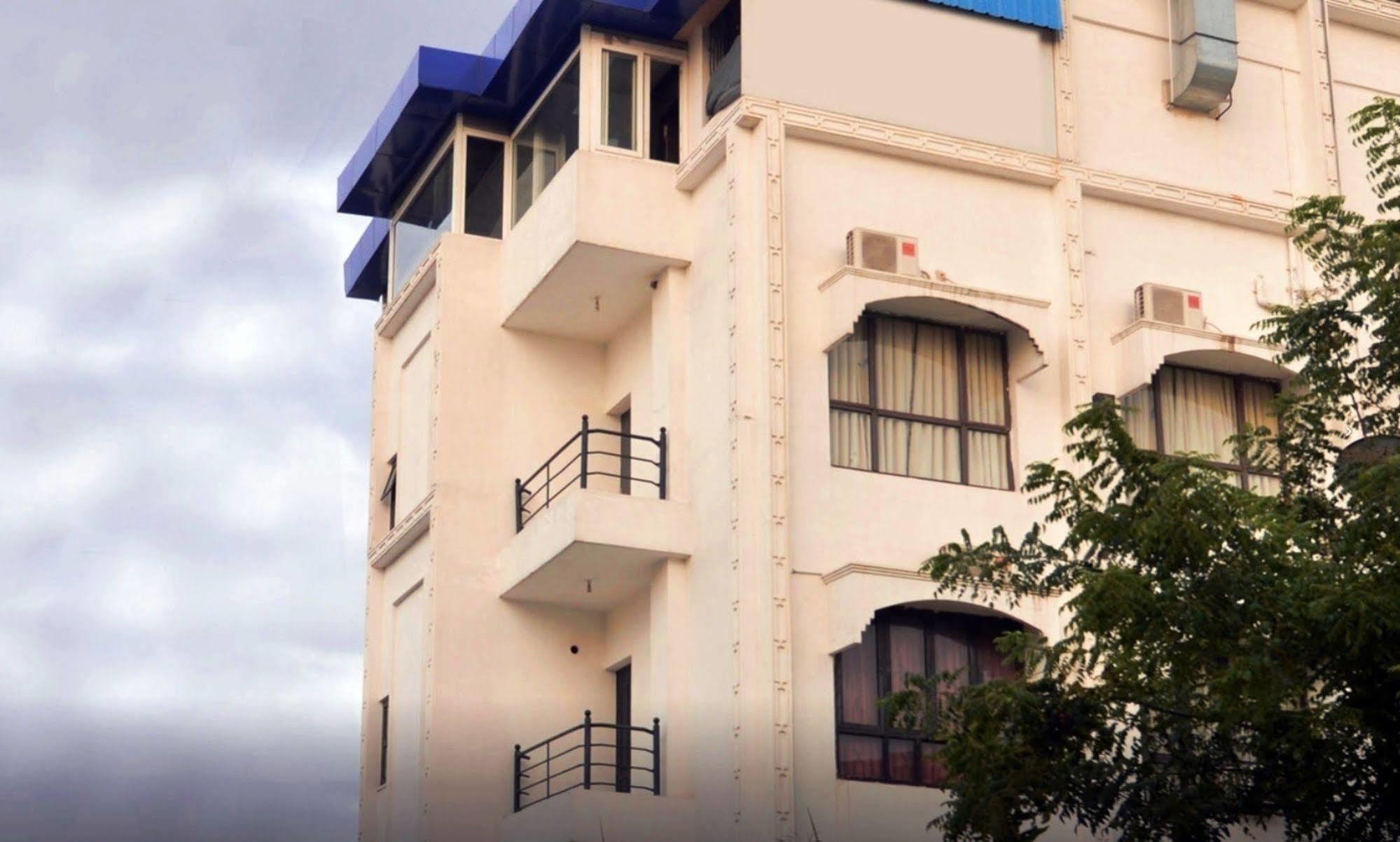 Genx Banjara Hill 1589 Hotel Hyderabad Ngoại thất bức ảnh
